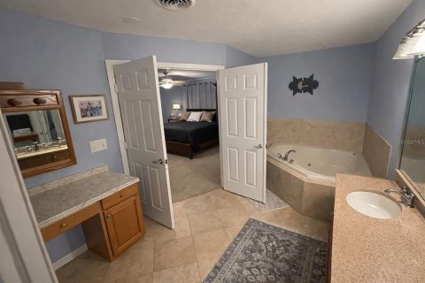 House in New Smyrna Beach, Florida 3 bedrooms, 181.16 sq.m. № 2118377 - photo 7