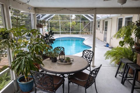 House in New Smyrna Beach, Florida 3 bedrooms, 181.16 sq.m. № 2118377 - photo 13