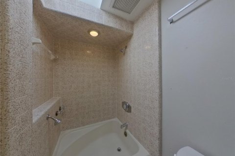Снять в аренду виллу или дом в Сент-Питерсберг, Флорида 1 комната, 136.57м2, № 1911947 - фото 10