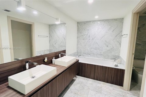 Copropriété à louer à Miami, Floride: 3 chambres, 177.35 m2 № 1859944 - photo 26