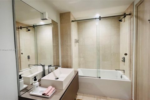 Copropriété à louer à Miami, Floride: 3 chambres, 177.35 m2 № 1859944 - photo 15