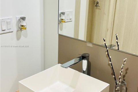 Copropriété à louer à Miami, Floride: 3 chambres, 177.35 m2 № 1859944 - photo 13