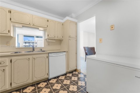 Купить кондоминиум в Халландейл-Бич, Флорида 2 спальни, 101.45м2, № 2012229 - фото 7