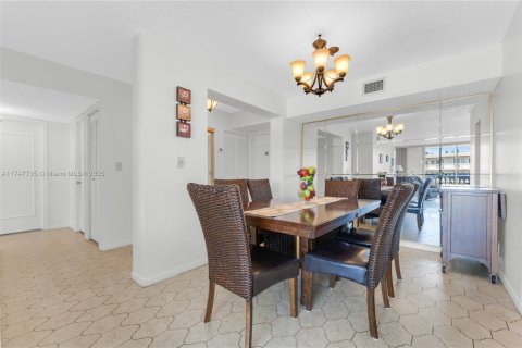 Купить кондоминиум в Халландейл-Бич, Флорида 2 спальни, 101.45м2, № 2012229 - фото 3