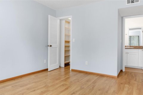 Condominio en venta en Palm Harbor, Florida, 2 dormitorios, 80.92 m2 № 2142142 - foto 10