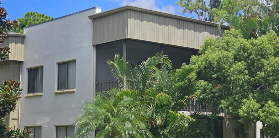 Condominio en Palm Harbor, Florida, 2 dormitorios № 2142142