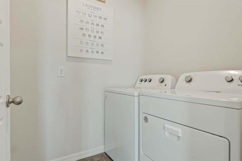 Casa en venta en Poinciana, Florida, 4 dormitorios, 169.83 m2 № 1884077 - foto 3