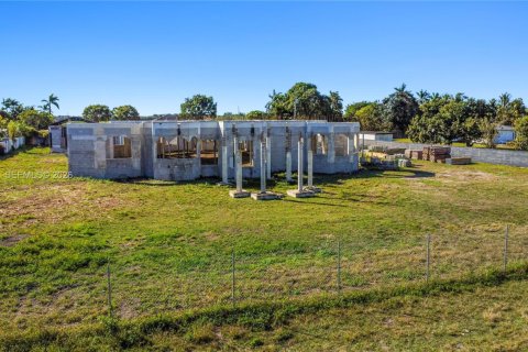 Terrain à vendre à Miami-Dade, Floride № 2001882 - photo 6