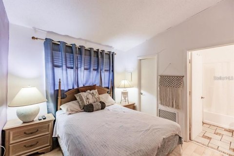 Condo in Sarasota, Florida, 1 bedroom  № 2094077 - photo 9