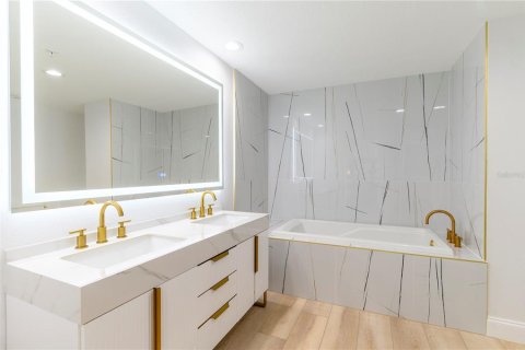 Condo in Clearwater, Florida, 2 bedrooms  № 1812752 - photo 18