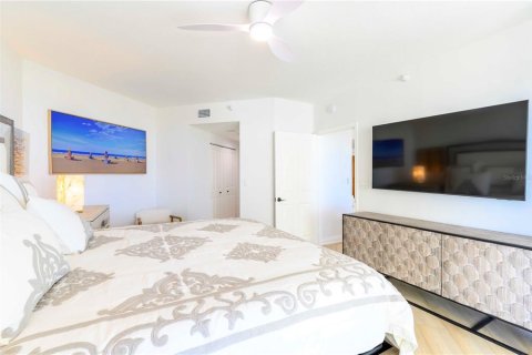 Condo in Clearwater, Florida, 2 bedrooms  № 1812752 - photo 16