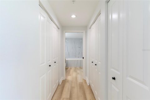 Condo in Clearwater, Florida, 2 bedrooms  № 1812752 - photo 17