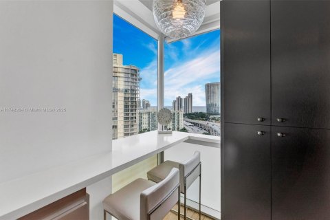 Copropriété à vendre à Aventura, Floride: 3 chambres, 169.55 m2 № 1985430 - photo 17