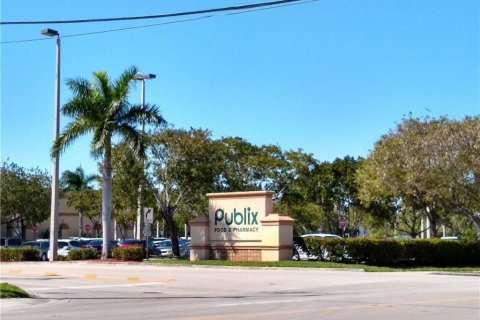 Condo in Pompano Beach, Florida, 2 bedrooms  № 1099133 - photo 1