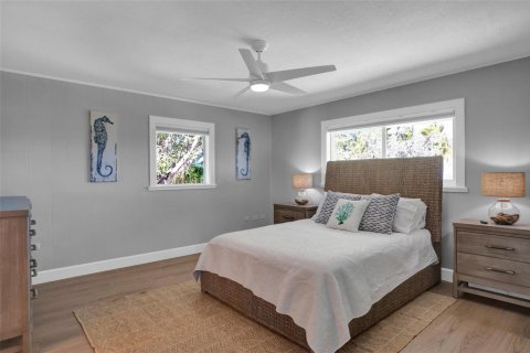 House in Marathon, Florida 2 bedrooms, 115.85 sq.m. № 2154342 - photo 5