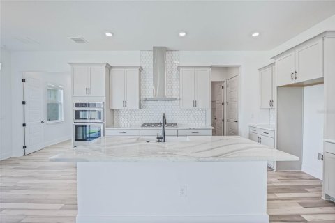 House in Winter Garden, Florida 5 bedrooms, 248.05 sq.m. № 1840149 - photo 5