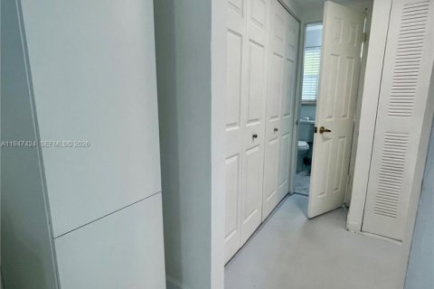 Снять в аренду квартиру в Майами-Бич, Флорида 1 спальня, 58.44м2, № 2003545 - фото 15