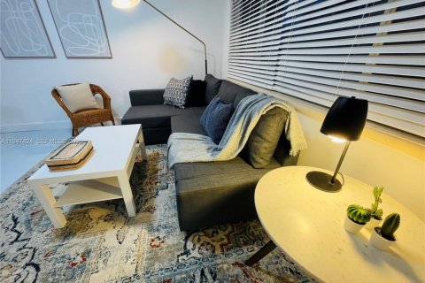 Снять в аренду квартиру в Майами-Бич, Флорида 1 спальня, 58.44м2, № 2003545 - фото 12