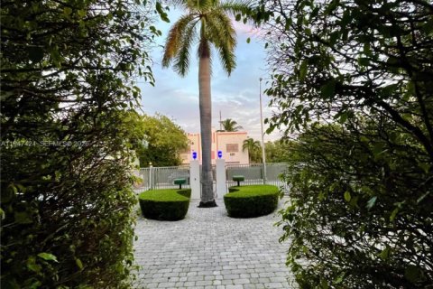 Снять в аренду квартиру в Майами-Бич, Флорида 1 спальня, 58.44м2, № 2003545 - фото 9