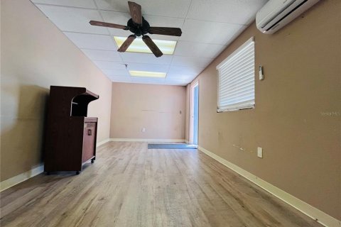 Immobilier commercial à louer à Port Richey, Floride № 1648404 - photo 6
