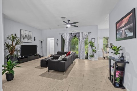Villa ou maison à vendre à St. Lucie, Floride: 4 chambres, 192.12 m2 № 2401386 - photo 11