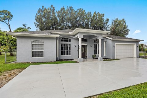 Villa ou maison à St. Lucie, Floride 4 chambres, 192.12 m2 № 2401386