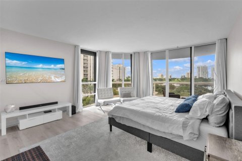 Condo in Aventura, Florida, 3 bedrooms № 2185857 - photo 12