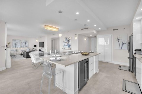 Condo in Aventura, Florida, 3 bedrooms № 2185857 - photo 6
