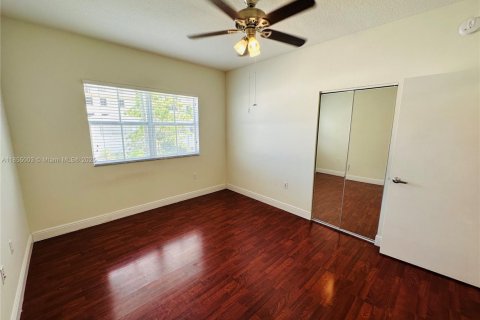 Снять в аренду кондоминиум в Корал-Гейблс, Флорида 2 спальни, 130.16м2, № 1958600 - фото 17