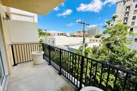 Снять в аренду кондоминиум в Корал-Гейблс, Флорида 2 спальни, 130.16м2, № 1958600 - фото 8