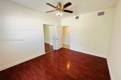 Снять в аренду кондоминиум в Корал-Гейблс, Флорида 2 спальни, 130.16м2, № 1958600 - фото 18