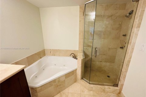 Снять в аренду кондоминиум в Корал-Гейблс, Флорида 2 спальни, 130.16м2, № 1958600 - фото 27