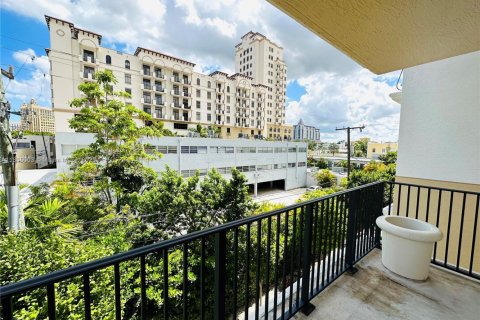 Снять в аренду кондоминиум в Корал-Гейблс, Флорида 2 спальни, 130.16м2, № 1958600 - фото 9