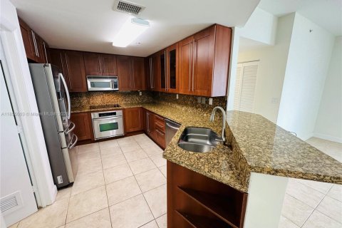 Снять в аренду кондоминиум в Корал-Гейблс, Флорида 2 спальни, 130.16м2, № 1958600 - фото 10