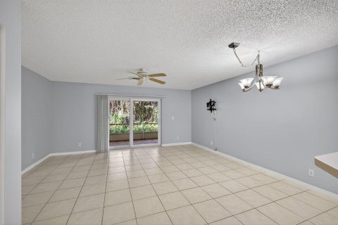 Touwnhouse à vendre à Jupiter, Floride: 2 chambres, 114.55 m2 № 2249560 - photo 4