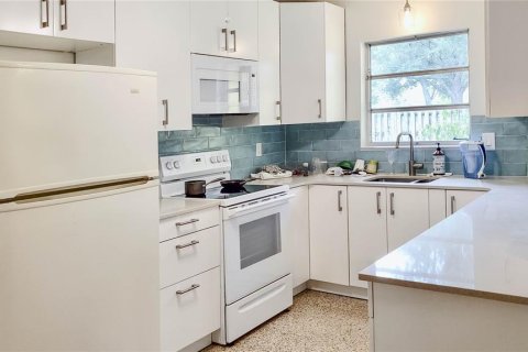 Снять в аренду квартиру в Сарасота, Флорида 5 комнат, 156.63м2, № 1869763 - фото 7