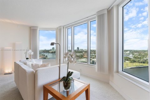 Condominio en venta en Fort Lauderdale, Florida, 3 dormitorios, 324.04 m2 № 1961561 - foto 12