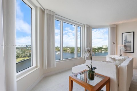 Condominio en venta en Fort Lauderdale, Florida, 3 dormitorios, 324.04 m2 № 1961561 - foto 11