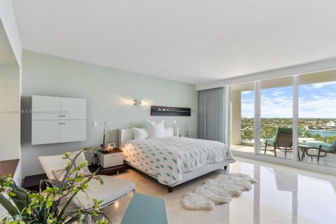 Condominio en venta en Fort Lauderdale, Florida, 3 dormitorios, 324.04 m2 № 1961561 - foto 26