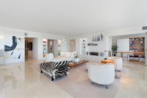 Condominio en venta en Fort Lauderdale, Florida, 3 dormitorios, 324.04 m2 № 1961561 - foto 14