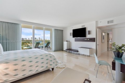 Condominio en venta en Fort Lauderdale, Florida, 3 dormitorios, 324.04 m2 № 1961561 - foto 27