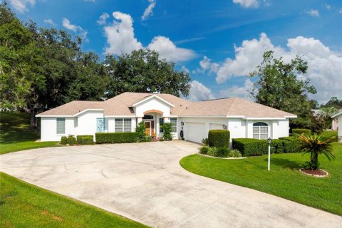 Villa ou maison à Beverly Hills, Floride 3 chambres, 252.04 m2 № 2322334