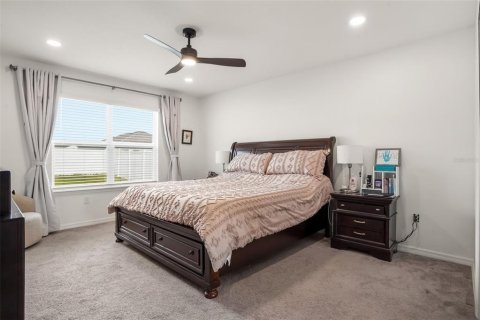 House in Winter Haven, Florida 4 bedrooms, 274.99 sq.m. № 2113751 - photo 18