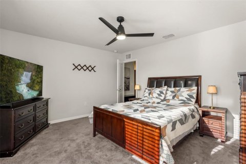 House in Winter Haven, Florida 4 bedrooms, 274.99 sq.m. № 2113751 - photo 26