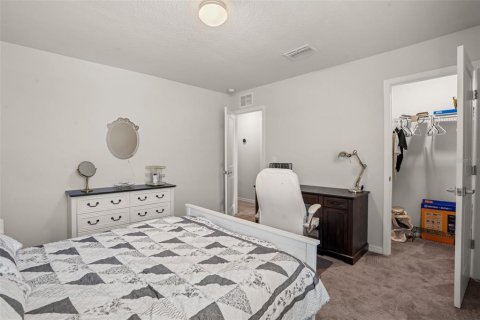 House in Winter Haven, Florida 4 bedrooms, 274.99 sq.m. № 2113751 - photo 28