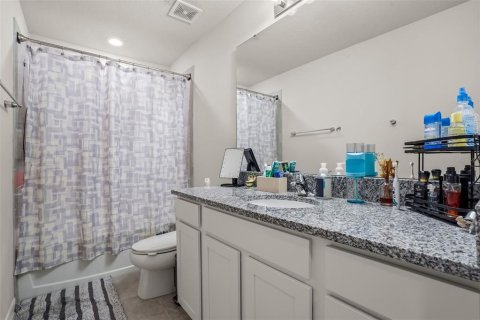 House in Winter Haven, Florida 4 bedrooms, 274.99 sq.m. № 2113751 - photo 22