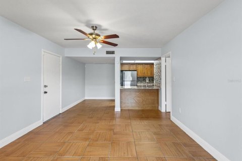 Condominio en venta en New Port Richey, Florida, 1 dormitorio, 67.63 m2 № 2101848 - foto 10