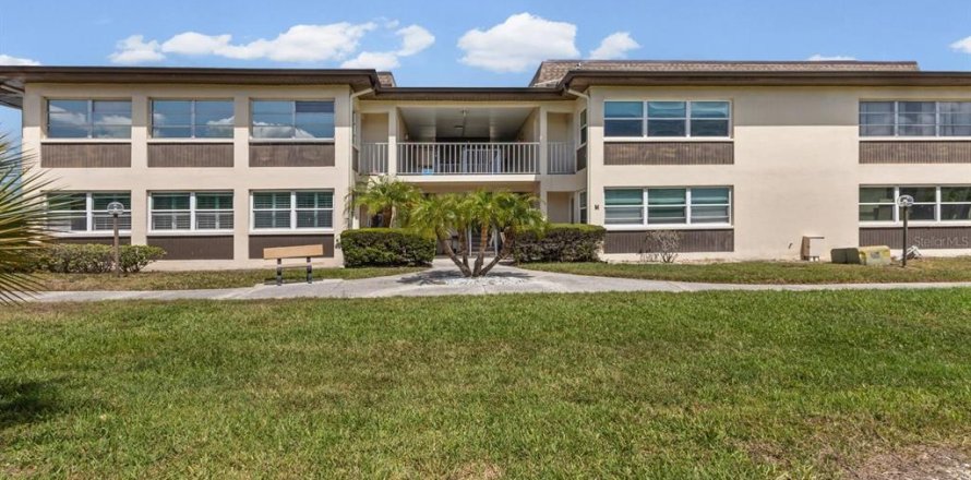 Condominio en New Port Richey, Florida, 1 dormitorio  № 2101848