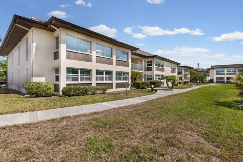 Condominio en venta en New Port Richey, Florida, 1 dormitorio, 67.63 m2 № 2101848 - foto 24