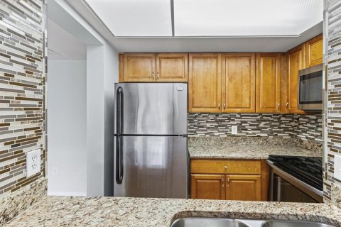 Condominio en venta en New Port Richey, Florida, 1 dormitorio, 67.63 m2 № 2101848 - foto 13